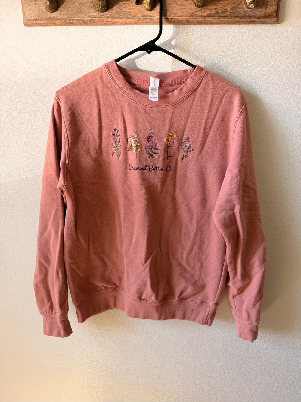 Women's Dusty Rose Crested Butte, CO Embroidered Sweatshirt